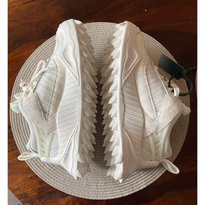 OFF-WHITE- ODSY-1000 sneaker by Virgil Abloh. Size 36